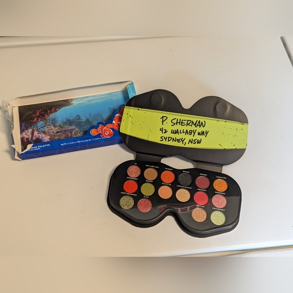 Revlon Finding Nemo P.Sherman Eyeshadow Palette 16 Color Palette. - Picture 3 of 6
